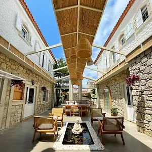  Hotel Monk