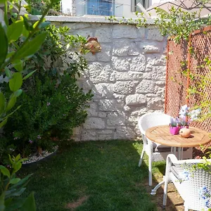  Hotel Muezeyyen Hanim Konagi